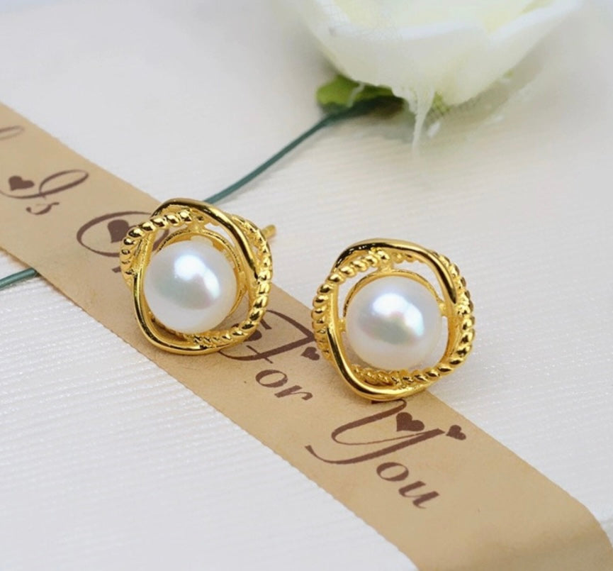 SSE 15 - Pearl Studs