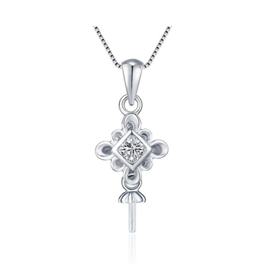 SSMN 37 - Diamond Flower Pendant Necklace