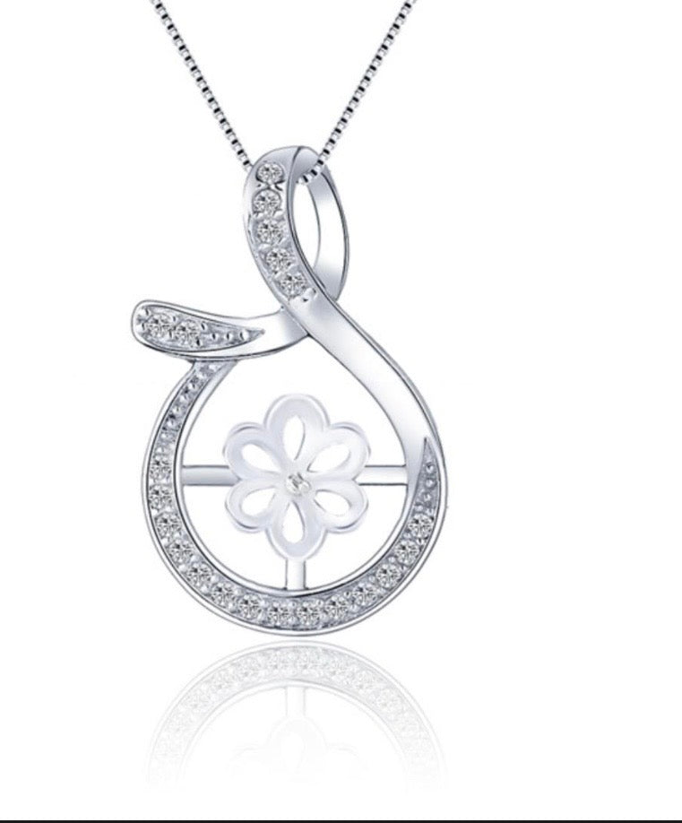 SSMN6 - Diamonte Pendant Necklace