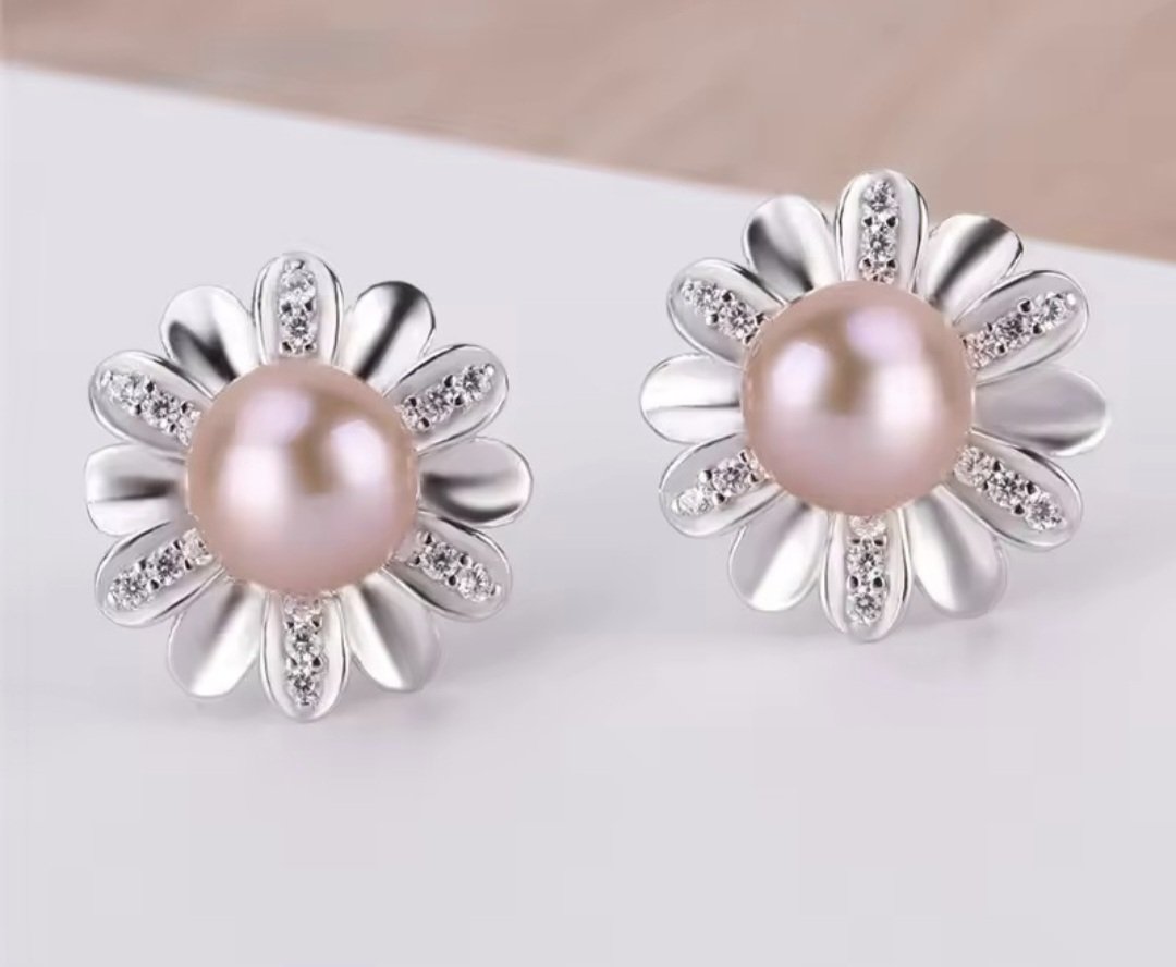 SSE 26 - Sterling silver Flower studs