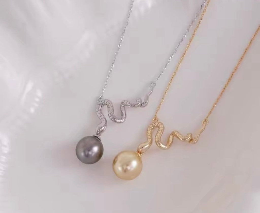 SSMN 24 - Snake Necklace