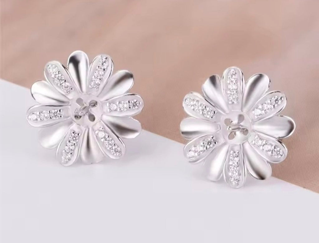 SSE 26 - Sterling silver Flower studs